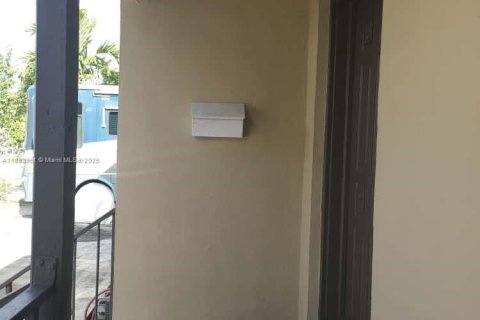 Villa ou maison à vendre à Miami, Floride: 4 chambres, 201.88 m2 № 1950471 - photo 5