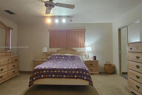 Villa ou maison à vendre à Miami, Floride: 4 chambres, 201.88 m2 № 1950471 - photo 18