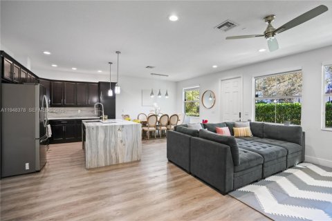 Купить таунхаус в Купер-Сити, Флорида 3 спальни, 164.44м2, № 2007665 - фото 3