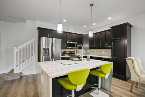 Купить таунхаус в Купер-Сити, Флорида 3 спальни, 164.44м2, № 2007665 - фото 9