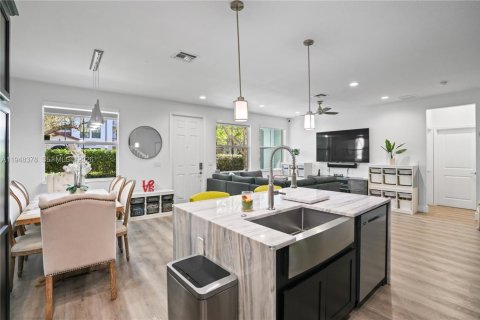 Купить таунхаус в Купер-Сити, Флорида 3 спальни, 164.44м2, № 2007665 - фото 12