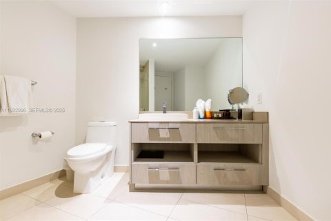 Condominio en venta en Hollywood, Florida, 1 dormitorio, 78.97 m2 № 2035131 - foto 15