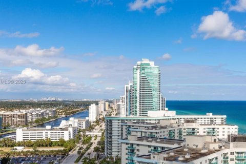 Condominio en venta en Hollywood, Florida, 1 dormitorio, 78.97 m2 № 2035131 - foto 27