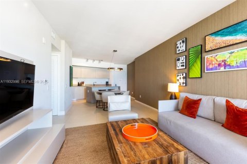 Condominio en venta en Hollywood, Florida, 1 dormitorio, 78.97 m2 № 2035131 - foto 13