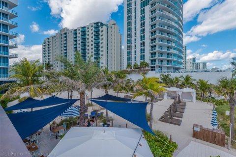 Condominio en venta en Hollywood, Florida, 1 dormitorio, 78.97 m2 № 2035131 - foto 28