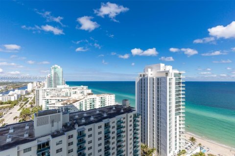 Condominio en venta en Hollywood, Florida, 1 dormitorio, 78.97 m2 № 2035131 - foto 23