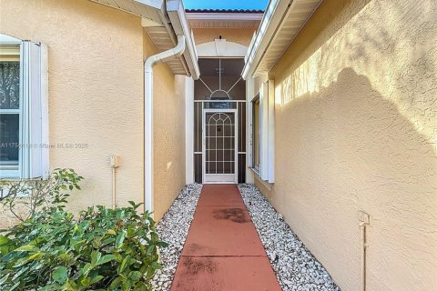 Casa en venta en Boynton Beach, Florida, 3 dormitorios, 121.14 m2 № 1726067 - foto 3