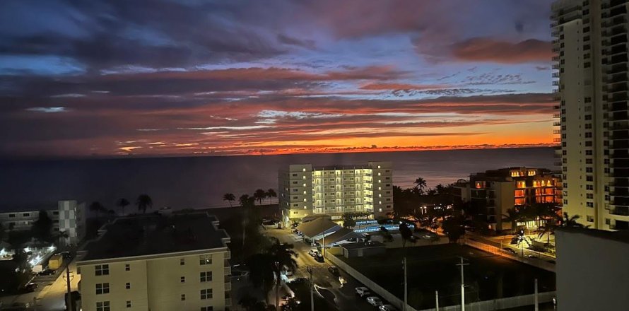 Condominio en Hollywood, Florida, 2 dormitorios № 1026948