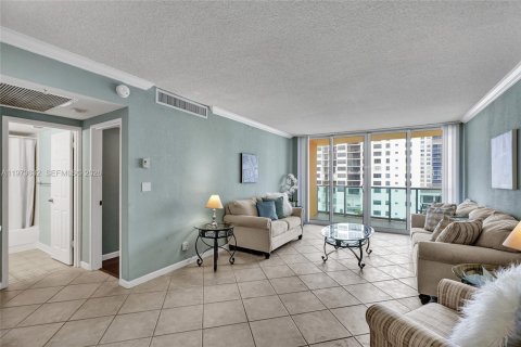 Copropriété à vendre à Hollywood, Floride: 1 chambre, 69.21 m2 № 2036513 - photo 2