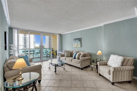 Copropriété à vendre à Hollywood, Floride: 1 chambre, 69.21 m2 № 2036513 - photo 3