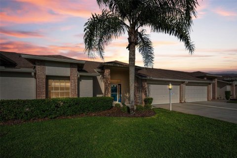 House in Trinity, Florida 2 bedrooms, 176.51 sq.m. № 2116734