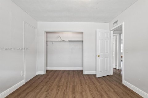 Apartment in Sweetwater, Florida 2 bedrooms, 91.04 sq.m. № 2026148 - photo 11