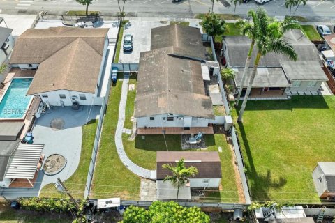 Apartment in Sweetwater, Florida 2 bedrooms, 91.04 sq.m. № 2026148 - photo 27