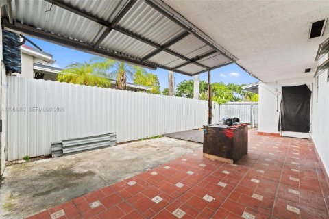 Apartment in Sweetwater, Florida 2 bedrooms, 91.04 sq.m. № 2026148 - photo 7