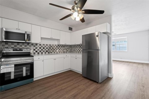 Apartment in Sweetwater, Florida 2 bedrooms, 91.04 sq.m. № 2026148 - photo 4