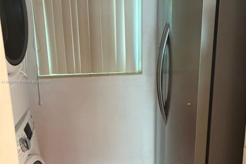 House in Dania Beach, Florida 2 bedrooms, 135.54 sq.m. № 1686153 - photo 23