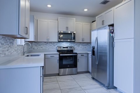 Adosado en venta en Homestead, Florida, 3 dormitorios, 120.96 m2 № 2054667 - foto 6