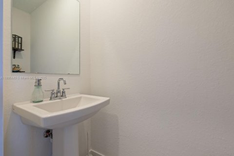 Adosado en venta en Homestead, Florida, 3 dormitorios, 120.96 m2 № 2054667 - foto 7