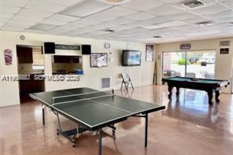 Copropriété à vendre à Hallandale Beach, Floride: 1 chambre, 72.46 m2 № 2081230 - photo 14