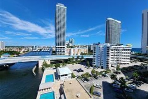Condo à Hallandale Beach, Floride, 1 chambre  № 2081230