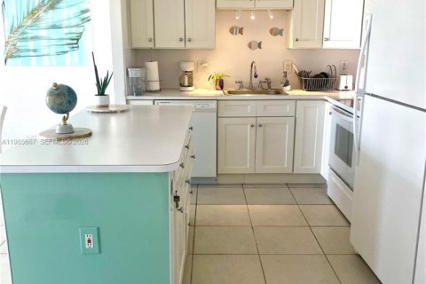 Copropriété à vendre à Hallandale Beach, Floride: 1 chambre, 72.46 m2 № 2081230 - photo 5