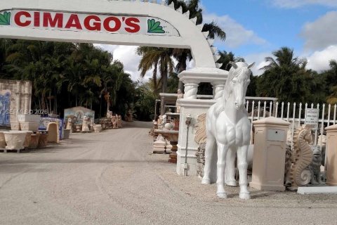 Купить коммерческую недвижимость в Майами, Флорида № 2048393 - фото 7