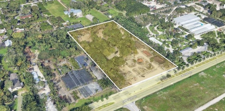 Коммерческая недвижимость в Майами, Флорида № 2048393