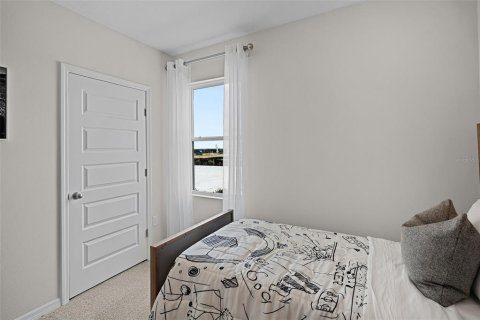 House in Lakeland, Florida 5 bedrooms, 192.96 sq.m. № 2210060 - photo 22