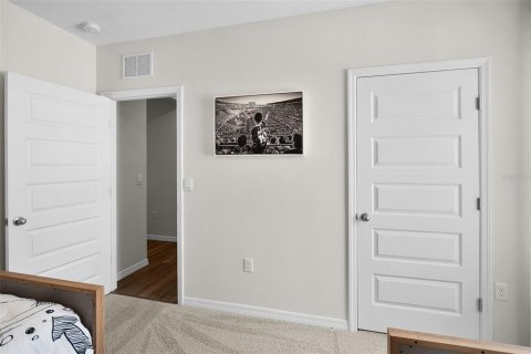 House in Lakeland, Florida 5 bedrooms, 192.96 sq.m. № 2210060 - photo 23