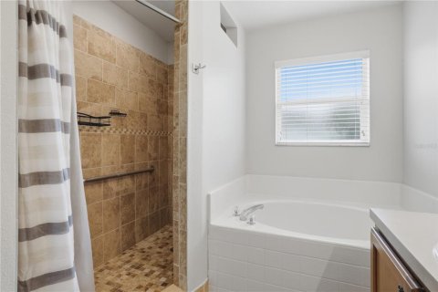 House in Orlando, Florida 4 bedrooms, 205.13 sq.m. № 2221952 - photo 22