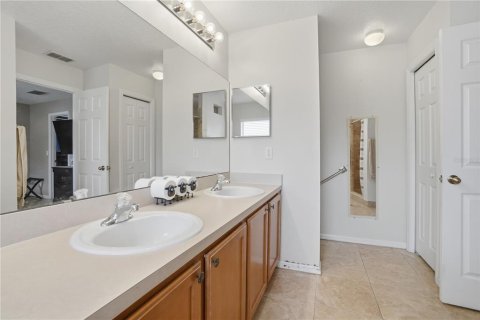 House in Orlando, Florida 4 bedrooms, 205.13 sq.m. № 2221952 - photo 23