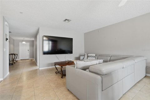 House in Orlando, Florida 4 bedrooms, 205.13 sq.m. № 2221952 - photo 5