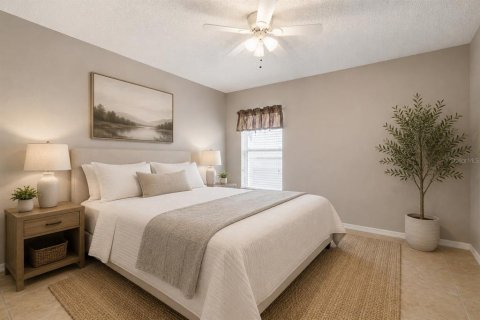 House in Orlando, Florida 4 bedrooms, 205.13 sq.m. № 2221952 - photo 27
