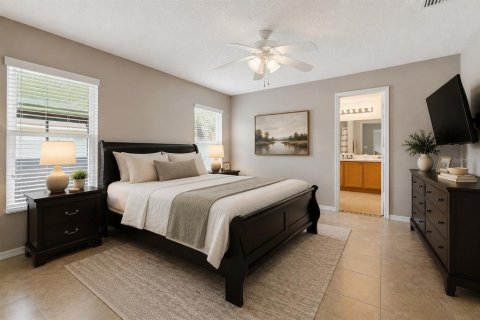 House in Orlando, Florida 4 bedrooms, 205.13 sq.m. № 2221952 - photo 18