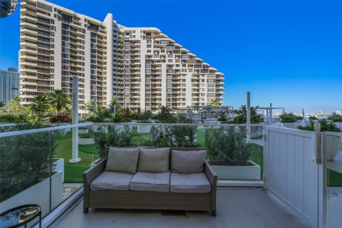 Купить кондоминиум в Майами, Флорида 1 спальня, 68.28м2, № 2054547 - фото 20