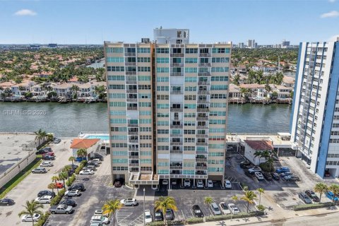 Купить кондоминиум в Холливуд, Флорида 2 спальни, 96.71м2, № 2050281 - фото 26