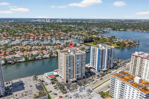 Купить кондоминиум в Холливуд, Флорида 2 спальни, 96.71м2, № 2050281 - фото 30