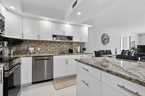 Купить кондоминиум в Холливуд, Флорида 2 спальни, 96.71м2, № 2050281 - фото 11