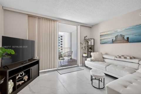 Купить кондоминиум в Холливуд, Флорида 2 спальни, 96.71м2, № 2050281 - фото 7