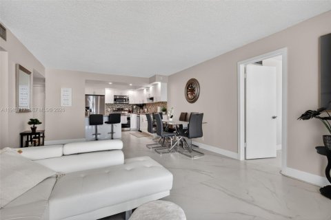 Купить кондоминиум в Холливуд, Флорида 2 спальни, 96.71м2, № 2050281 - фото 9