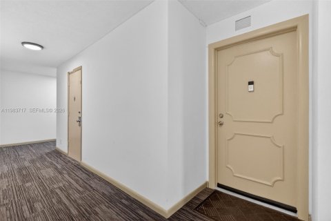 Купить кондоминиум в Холливуд, Флорида 2 спальни, 96.71м2, № 2050281 - фото 4