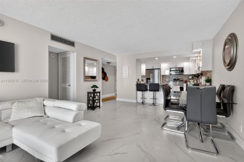 Купить кондоминиум в Холливуд, Флорида 2 спальни, 96.71м2, № 2050281 - фото 8