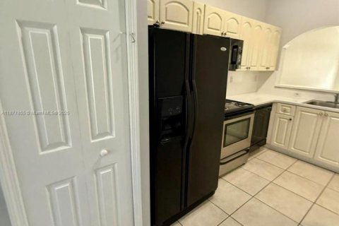 Apartamento en alquiler en Homestead, Florida, 2 dormitorios, 75.72 m2 № 1922806 - foto 2