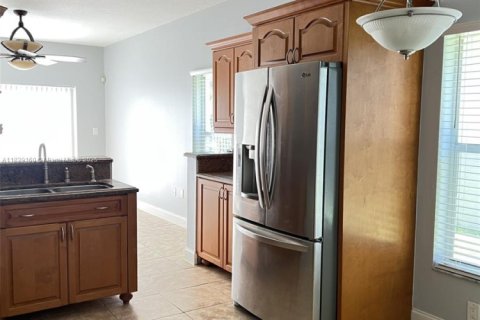Villa ou maison à louer à Pembroke Pines, Floride: 4 chambres, 141.77 m2 № 1827582 - photo 7