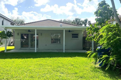 Villa ou maison à louer à Pembroke Pines, Floride: 4 chambres, 141.77 m2 № 1827582 - photo 10