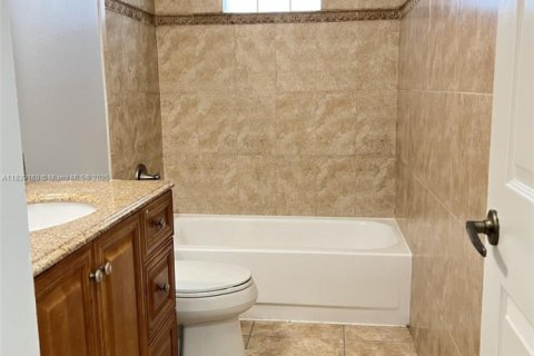 Villa ou maison à louer à Pembroke Pines, Floride: 4 chambres, 141.77 m2 № 1827582 - photo 5
