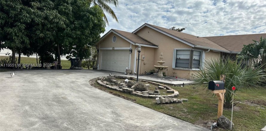 Дом в Палм-Бич, Флорида 3 спальни, 146.88м2 № 2010960