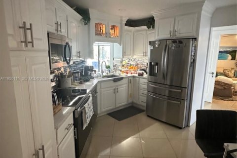 Купить виллу или дом в Палм-Бич, Флорида 3 спальни, 146.88м2, № 2010960 - фото 16