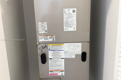 Touwnhouse à louer à Miami, Floride: 3 chambres, 157.47 m2 № 1956808 - photo 16