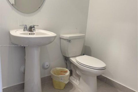 Touwnhouse à louer à Miami, Floride: 3 chambres, 157.47 m2 № 1956808 - photo 10